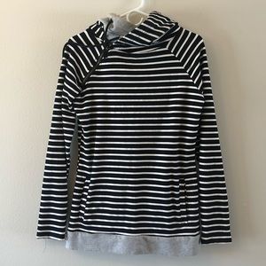 Ampersand Women’s Hoodie Size Large Black & White